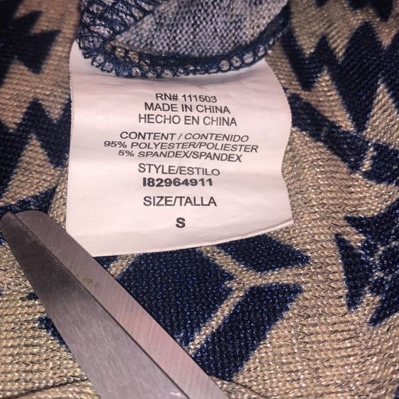 Lily White Top - Picture 6 of 7